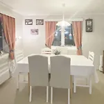 Σπίτι διακοπών 8 Person In *
