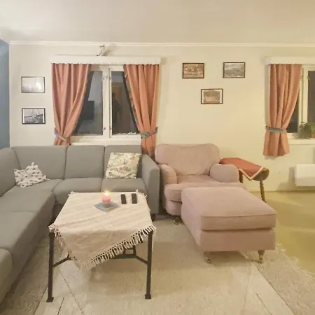 8 Person In * Stonglandseidet