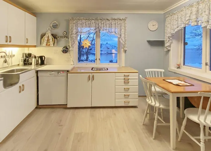 8 Person In Hébergement de vacances Stonglandseidet